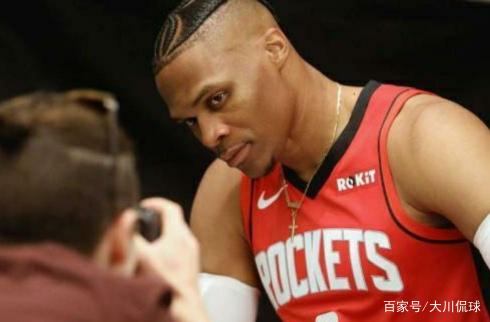 而现场与社 而现场与社